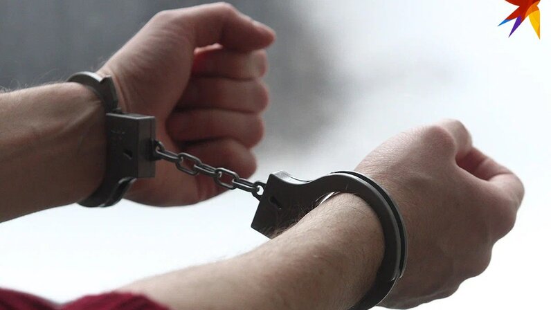 чиновник карикатура. воровать чужие идеи. быстро воровать. быстро воровать. схемы воровства в магазине.