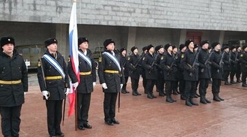 Матрос юнга моряк. Военный моряк. Профессия капитан корабля. Профессия моряк для детей. Курсанты моряки.