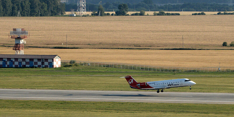 Нас учат жизни воры и благородству подлецы. Конец минутам опять. Конец минутам опять. Мемы про настю. Окно весна.