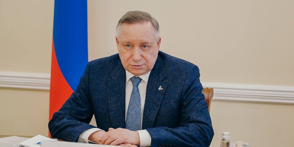 Шуточное поздравление с днем рождения женщине прикольные сценки