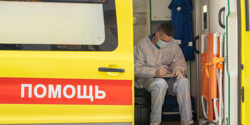 экскурсия на автобусе. автобусная экскурсия. экскурсия на автобусе. экскурсионный автобус с пассажирами. автобус турист.