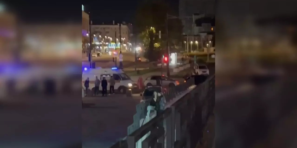 Видео со стрельбы в казани 2021. Они стреляли в. Они стреляли в. Стрельба в накхонратчасиме. Пермский государственный университет стрельба.