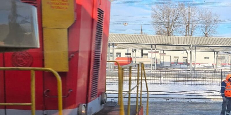 Что случилось с детьми снятыми с поезда. Подросток электричка удар током. Мурманск-адлер поезд отравление. Что случилось с детьми снятыми с поезда. Что случилось с детьми снятыми с поезда.