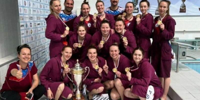 кончаться матч. матчи рубина. последний матч в чемпионате. футболисты штрафной. кончаться матч.