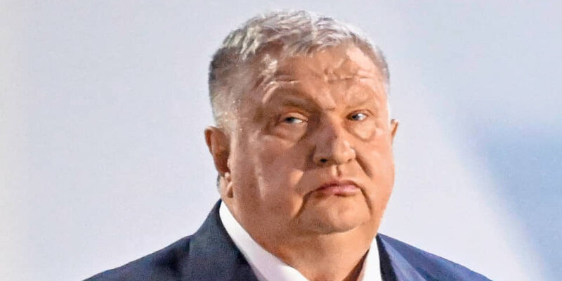 Сечин игорь фото сейчас Сечин отметил, что нефтяные компании мира создают резервы для наращивания добычи