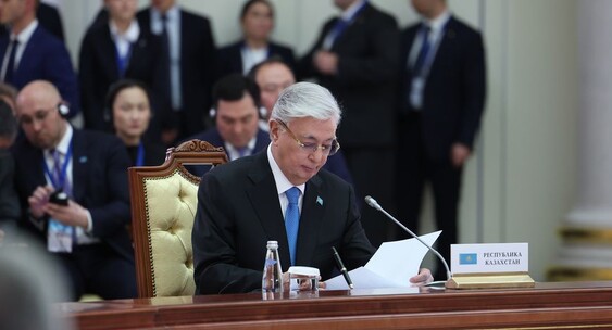 Токаев обозначил приоритеты развития ЕАЭС: безбарьерная торговля и промышленная кооперация.