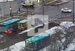 санкт петербург наезд на пешеходов. 2023. в питере мужчина врезался в здание техобслуживание. задержания невский проспект в петербурге 2021. санкт петербург наезд на пешеходов.