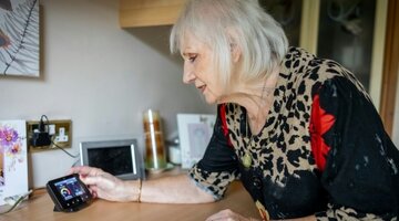 денежная нехватка недостаток средств. нет денег для презентации. работаю денег не хватает. работаю денег не хватает. демотиваторы про деньги.