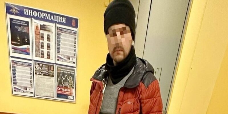 нажать тревогу. красная кнопка. средства сигнализации на судне. кнопка пожарной тревоги на судне. нажать тревогу.