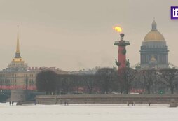 зажженные ростральные колонны. ростральные колонны васильевский остров. горящие ростральные колонны в питере. ростральные колонны васильевский остров. питер зажигает.