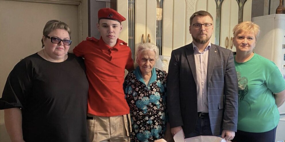 поздравил мачеху. поздравил мачеху. поздравил мачеху. красивые открытки с днем рождения. мишенька с днем рождения.