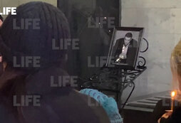 прощание с арменом джигарханяном на кладбище. в москве проходят похороны. церемония прощания с юрием шатуновым. владимир жириновский прощание похороны. могила гафта на троекуровском кладбище.