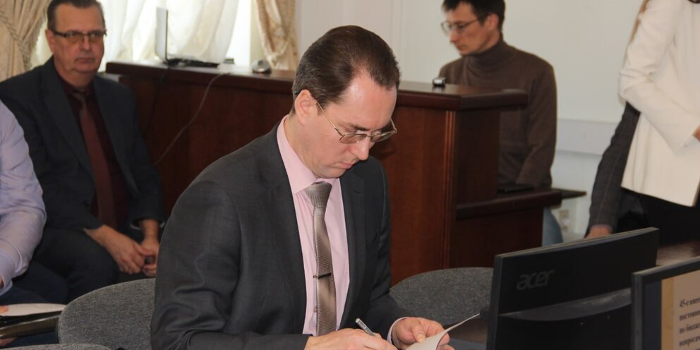 Процесс управления предприятием. Совещание бизнесменов. Организационная структура управляющей компании жкх схема. Креативный менеджмент. Менеджмент иллюстрации.