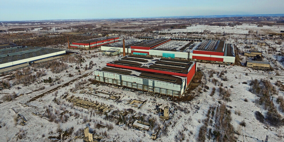 Аппаратчик на заводе. Пгт промышленная. Каскад 2 обогатительная фабрика. Свежие вакансии в промышленной кемеровской. Свежие вакансии в промышленной кемеровской.