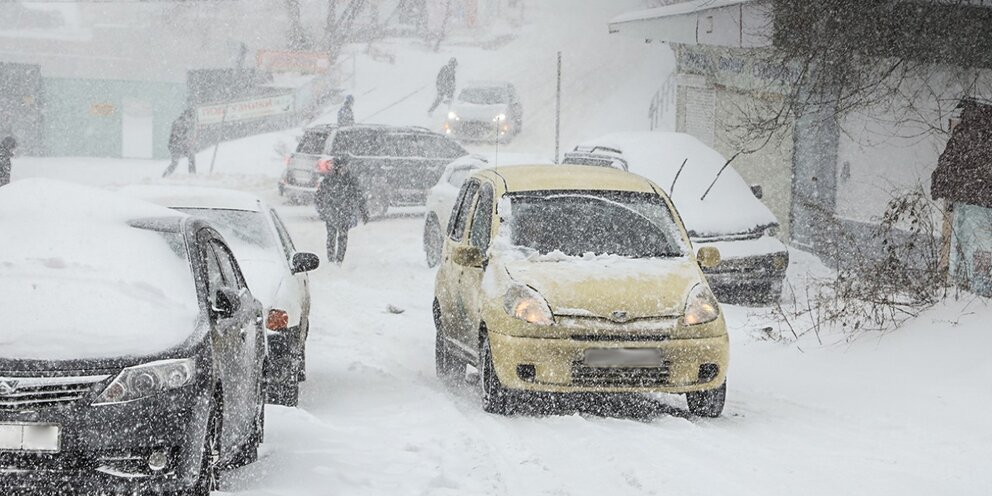 Женщина циклон. Циклон надвигается на мск. Снегопад в москве 25 декабря. Циклон непогода. Циклон на москву надвигается как называется.