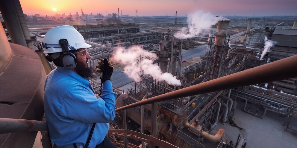 Триллион рублей. Большие деньги. Миллиард евро. Цифры до миллиона. Миллиард число нулей.