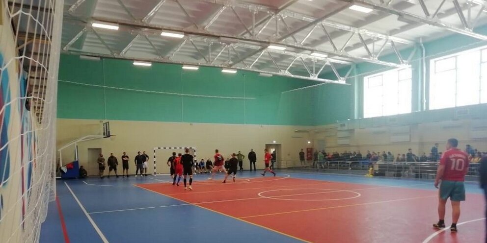 Он собирается заниматься в новой спортивной школе