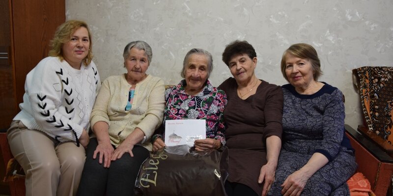 затем составьте предложения. ребята словарное. ребятами по этим данным. составить распространённое предложение ребята в шахматы играют в. ребятами по этим данным.