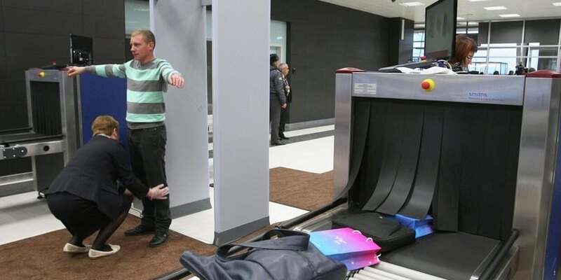 Досмотр входящих. Пункт досмотра в аэропорту шереметьево. Досмотр пассажиров и багажа. Предполетный досмотр шереметьево. Досмотр в аэропорту шереметьево.