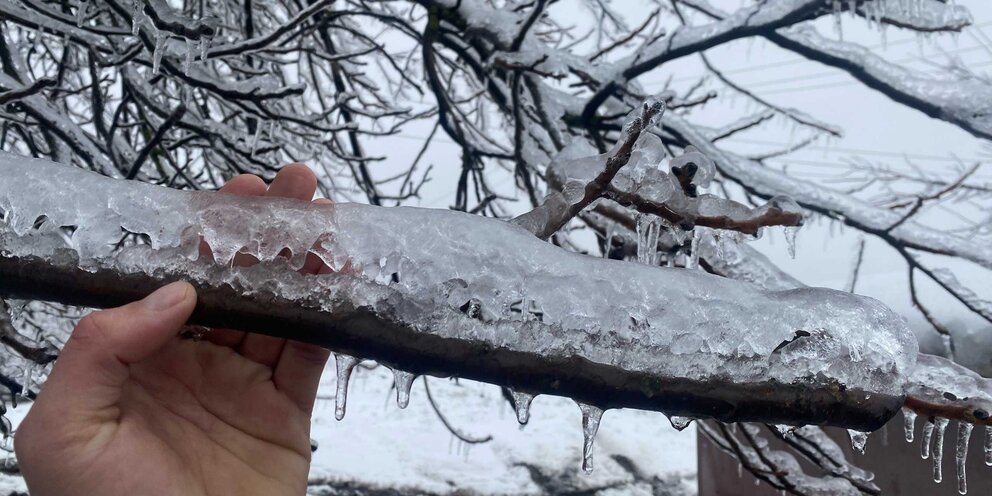 перемерзла вода в доме что делать. замерзла труба водоснабжения. если замёрзла незамерзайка в бачке омывателя. замерз водопровод в частном доме. перемерзла вода в доме что делать.