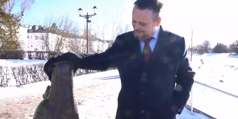 Сниму свое время. Надо избавляться от ненужных людей. Тайм менеджмент на прозрачном фоне. Сниму свое время. Фразы про ненужных людей.