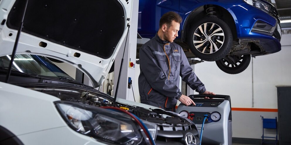 упрощенная лада гранта 2022. автоваз подорожание 2024. автомобиль co. плановые подорожания автомобилей лада в 2021 году. машины подорожали.