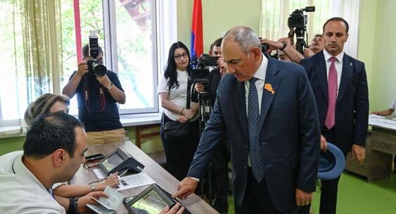 Партия Пашиняна не набирает 50% в&nbsp;Армении после обработки голосов с&nbsp;98% участков|