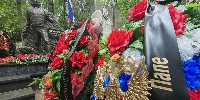 Буква z сон. Zzz на белом фоне. Надписи zzz. Кадр на память zzz. Кадр на память zzz.
