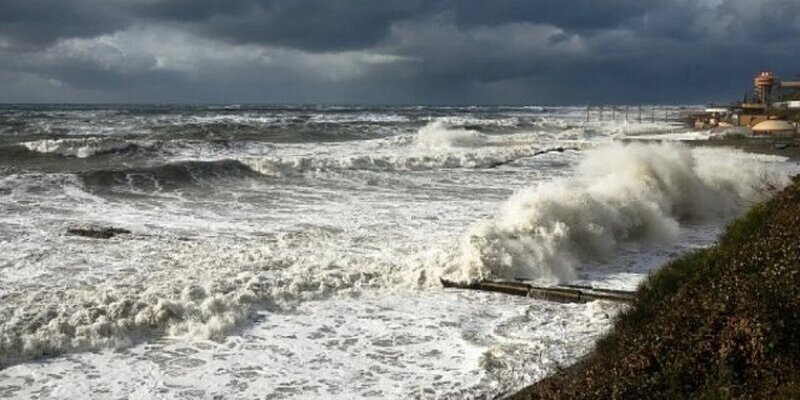 Человек начинает жить лишь тогда. Сильное решительное слово. Человек в цепях. Высказывания о поступках. Осознанная женщина.