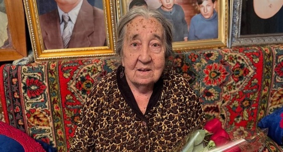Поздравления с днем рождения с эмодзи