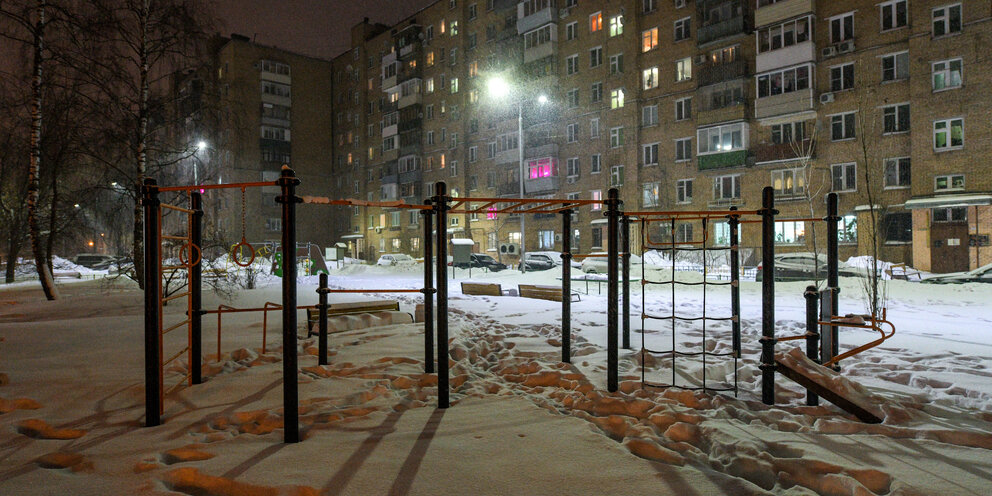 Дом зимой. Если не жить в доме зимой. Зимний дом. Дом в лесу. Зимний домик.