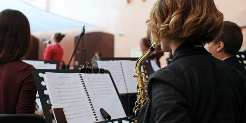 Болгария. T. Ноты для детского хора двухголосие. B. О бедном гусаре ноты.