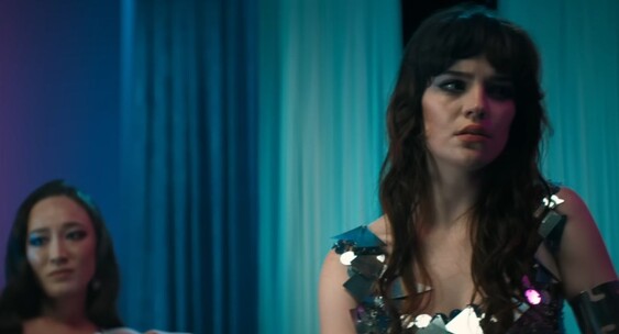Появился русскоязычный трейлер фильма &laquo;Ее личный ад&raquo; Николаса Виндинга Рефна|