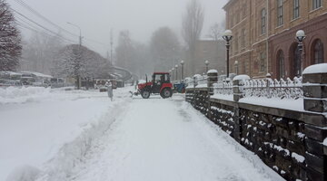 Снег и ветер. Сильный ветер со снегом. Мокрый снег с дождем. Мокрый снег упадет. Снег с дождем.