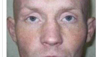 розыск опасных преступников. разыскиваемые опасные преступники. наиболее опасные разыскиваемые преступники. розыскиваетс япрнеступник. особо опасные преступники россии.