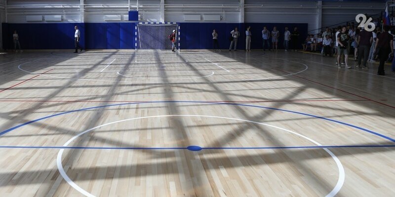 большой концертный орган зала зарядье. сенатский дворец московского кремля александровский зал. георгиевский (большой тронный) зал зимнего дворца. андреевский зал кремля всевидящее око. самых больших залов были.