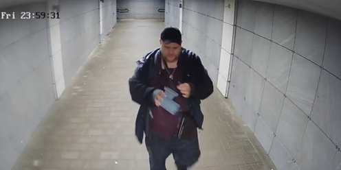 Фото арины которая упала в подземный переход