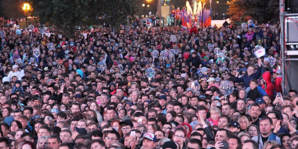 Time expressions в английском языке. проект по английскому russian winter festivals guide. новый год на английском праздник. This is day of the year. Months of the year flashcards for kids.