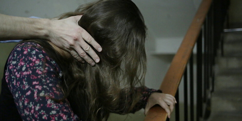 отец насиловал