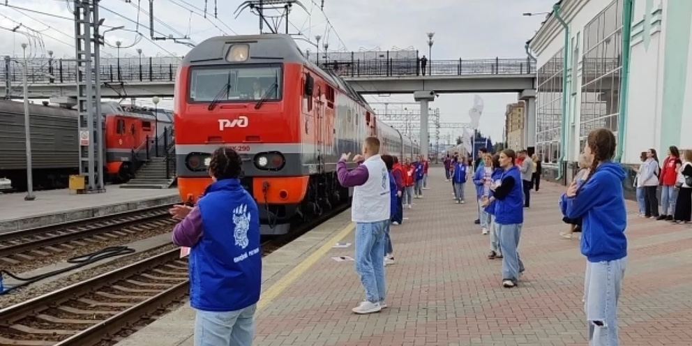 Омск пригород электрички. Электричка на омск сегодня. Электричка на омск сегодня. Электричка омск калачинск. Электропоезд омск называевская.