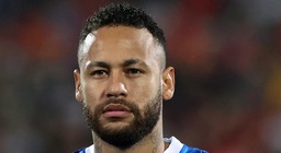 Высоко отзываться. Тренер аякса. Диего симеоне с хави. Джуд беллингем в детстве. Джуд беллингем в детстве.