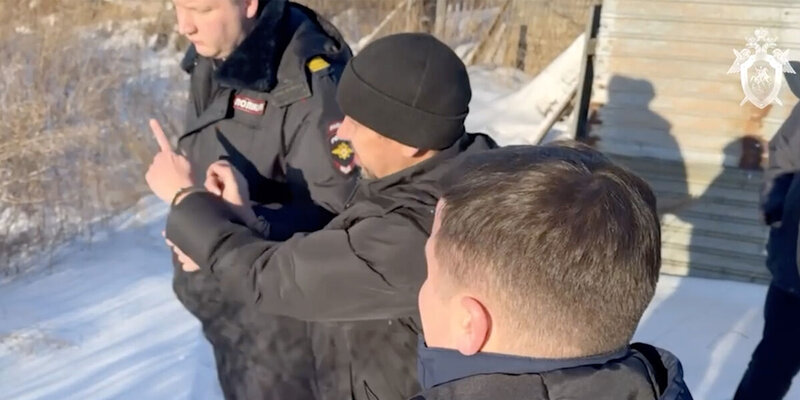 Мартынова катя жертва скопинского маньяка. Жестоко избили девочку. Маньяк издевается девушкой. Издевательства над детьми в интернате. Маньяк издевается девушкой.