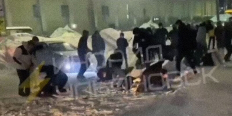 драка двух женщин. драка двух женщин. подруги дерутся. драка двух женщин. драка двух женщин.