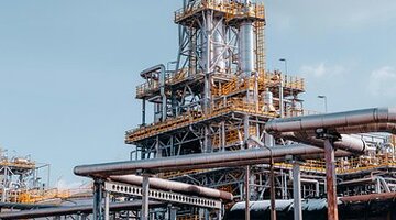 нефтепереработка в поволжье. нефтеперерабатывающие заводы поволжья. газпром нефтехим салават. южно-уральский нефтеперерабатывающий завод. танеко 2020.