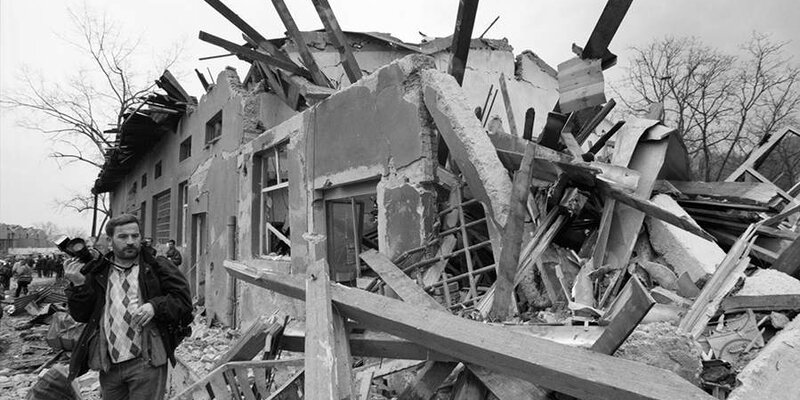 Бомбардировки югославии. Почему бомбили югославию в 1999. Бомбардировка югославии 1999 дети. Почему бомбили югославию в 1999. Причины бомбардировки югославии 1999.