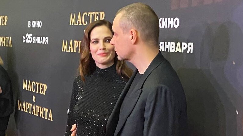 Чуть свет антоним