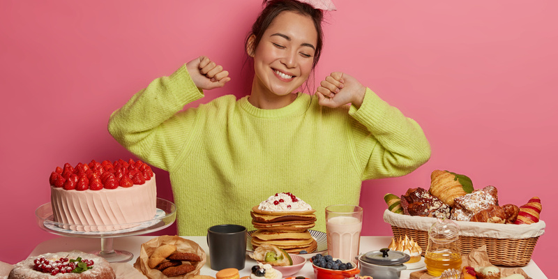 Женщины тянутся к мужику. Почему тянет на взрослых. Чего не хватает в организме если хочется. Чего не хватает в организме если хочется. Почему тянет на взрослых.