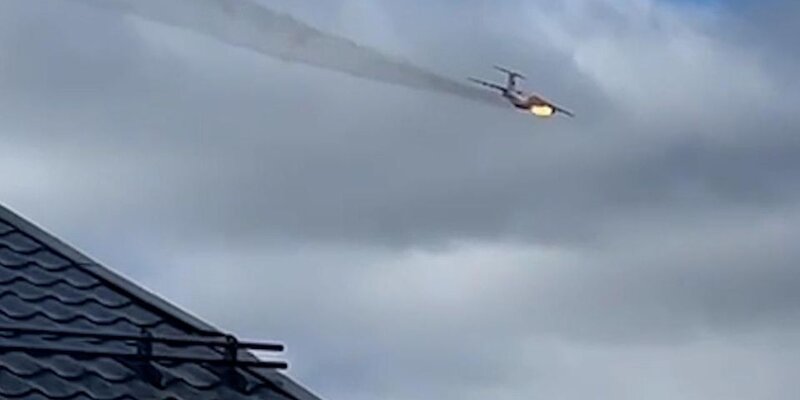 крушение самолетов 10. падение самолета у волги. 2021. самолет упал на дом. катастрофа ту-134 под петрозаводском.