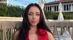 Юлия Шашкова рассказала, на что живет после развода со Славой Комиссаренко Дзен