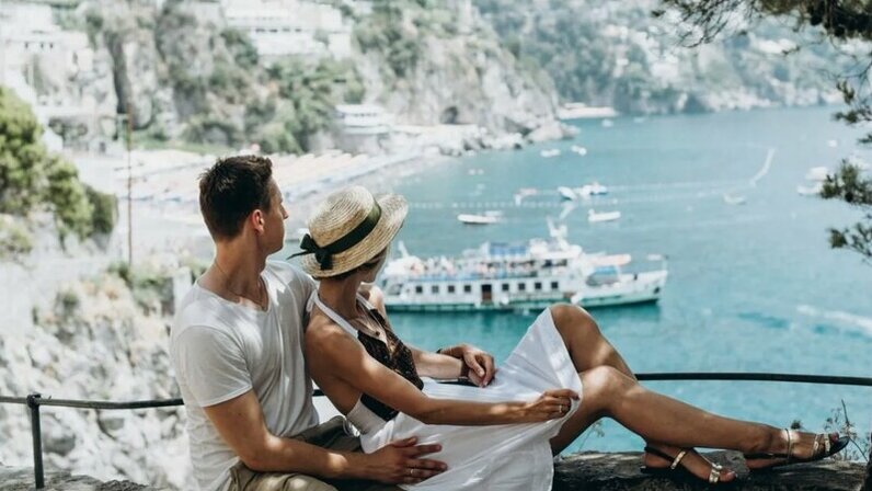 книга путешественника. самое известное путешествие. самое известное путешествие. книга путешествия. романтичное место.